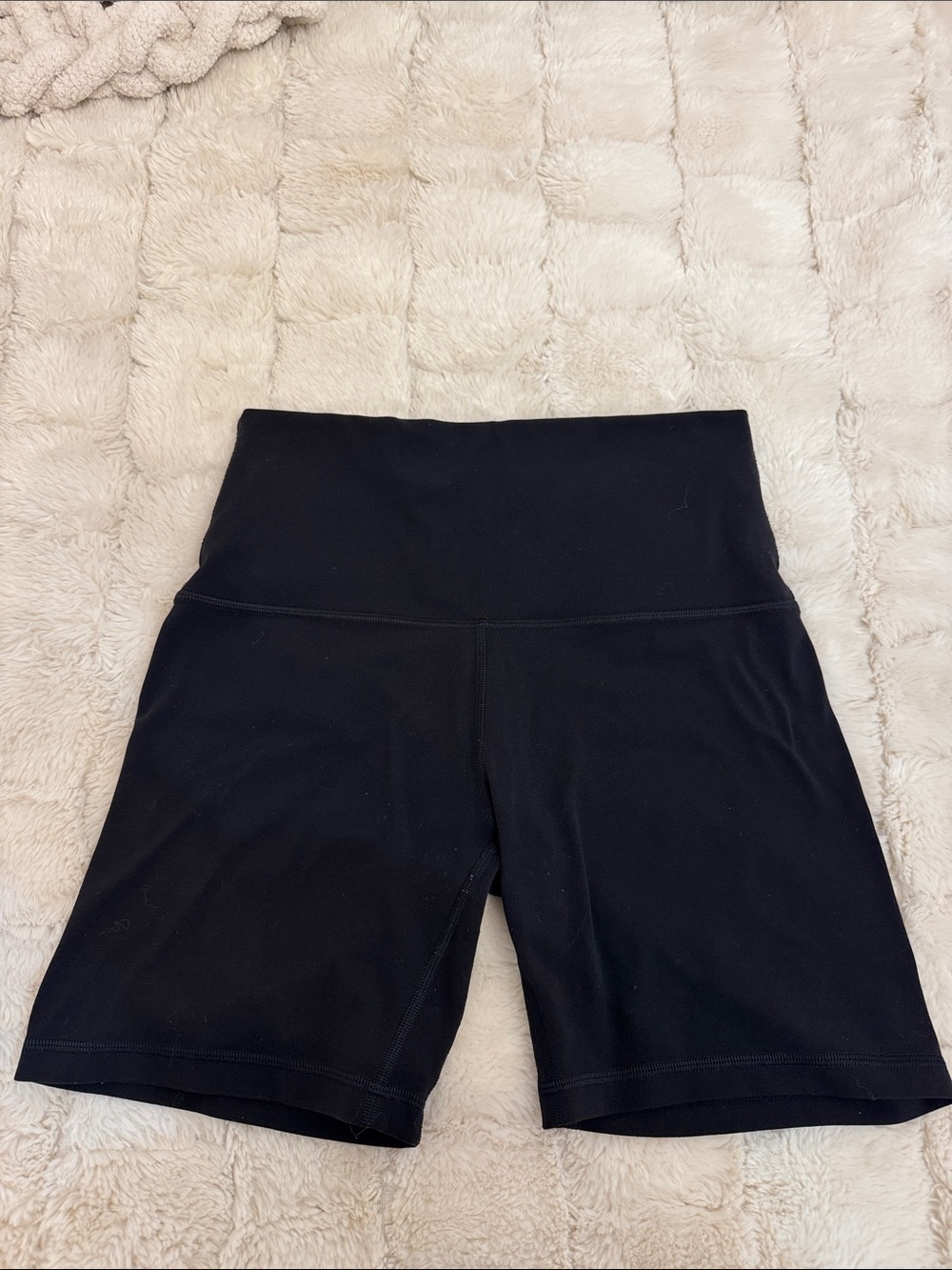 Lululemon Black High-Rise Bike Shorts 6 in